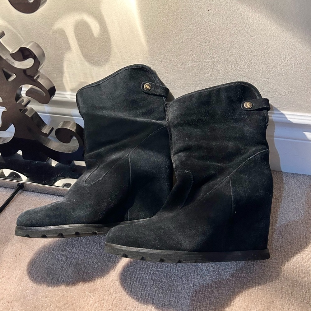 UGG black kyra wedge boot